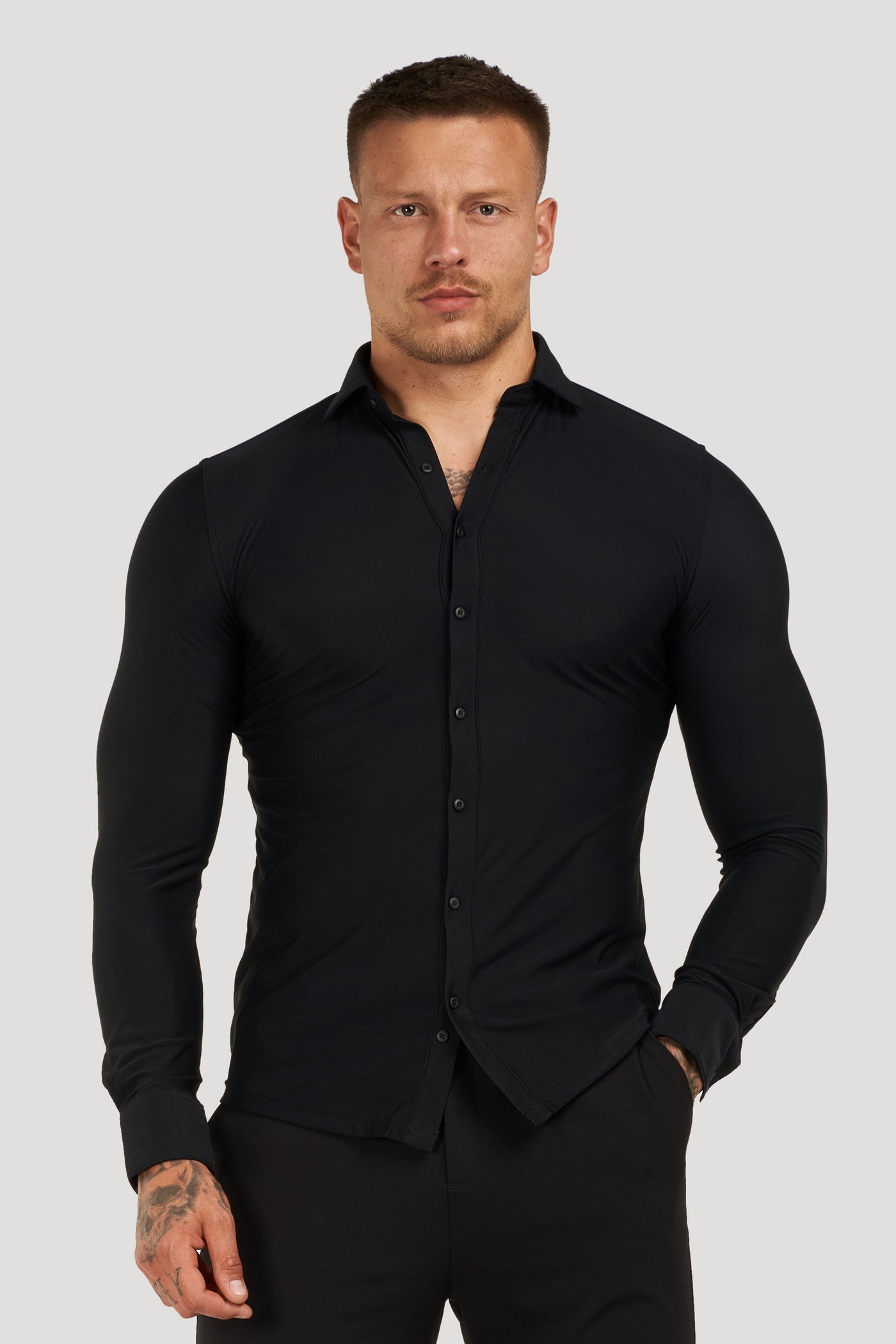 THE ATHLETIC STRETCH SHIRT - BLACK